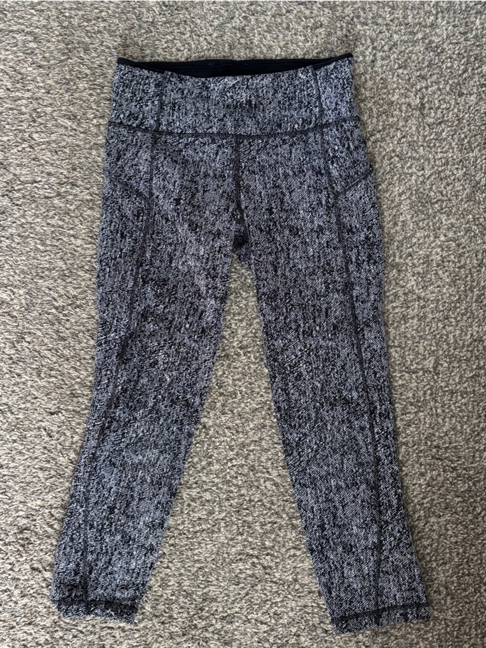 Lululemon cropped leggings